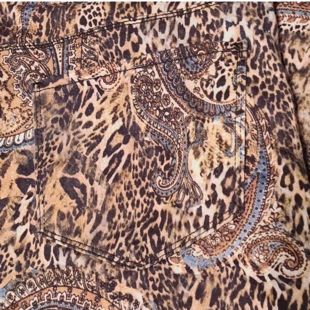 L'AGENCE Animal Print Apparel - Picture 7 of 7